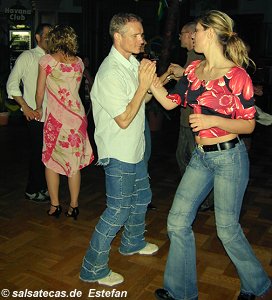 Salsa im Hauptbahnhof in Leipzig